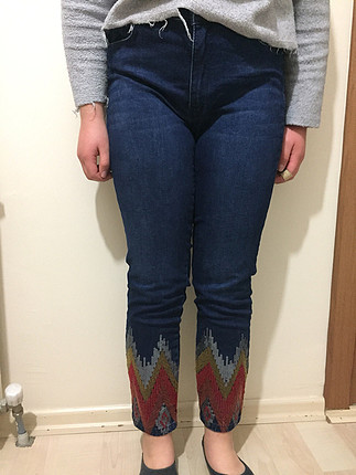 Paça detaylı jean