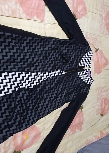 Önü Desenli Siyah Uzun Tunik - Görsel 3