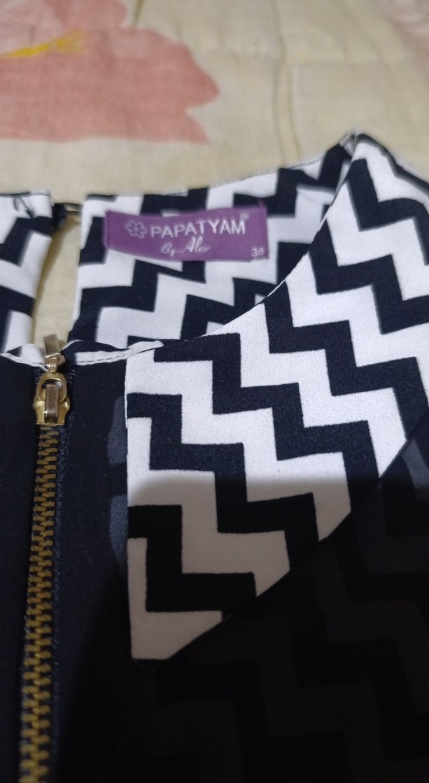 Önü Desenli Siyah Uzun Tunik - Görsel 2