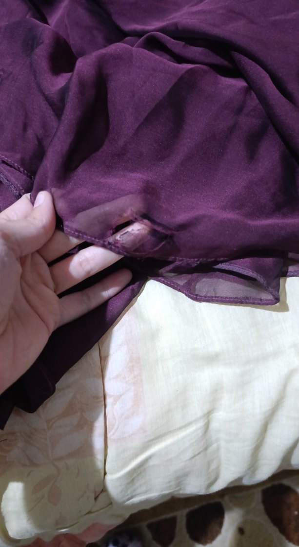 Uzun Mor Saten Kadın Abiye Elbise etek ucunda minik yırtık var - Görsel 2