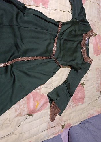 Uzun Yeşil V Yakalı Kadın Elbise pullu - Görsel 3