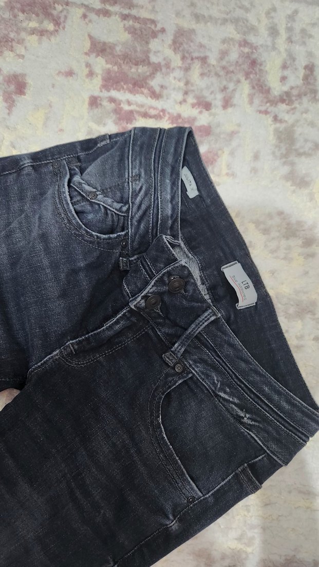 Gri Kemerli Kadın Kot Pantolon - Görsel 3