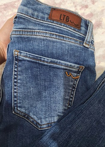 26 Beden Kadın Mavi slim Fit Kot Pantolon ltb