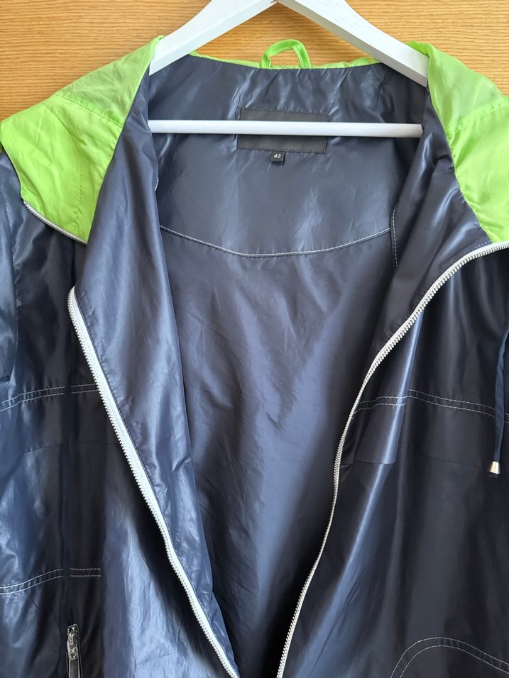 Kapüşonlu Lacivert Kadın Yağmurluk - Görsel 2