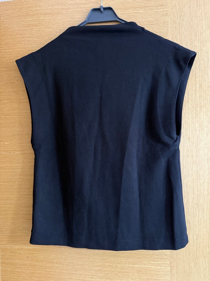 Drapeli Siyah Kolsuz Yüksek Yakalı Bluz - Görsel 2