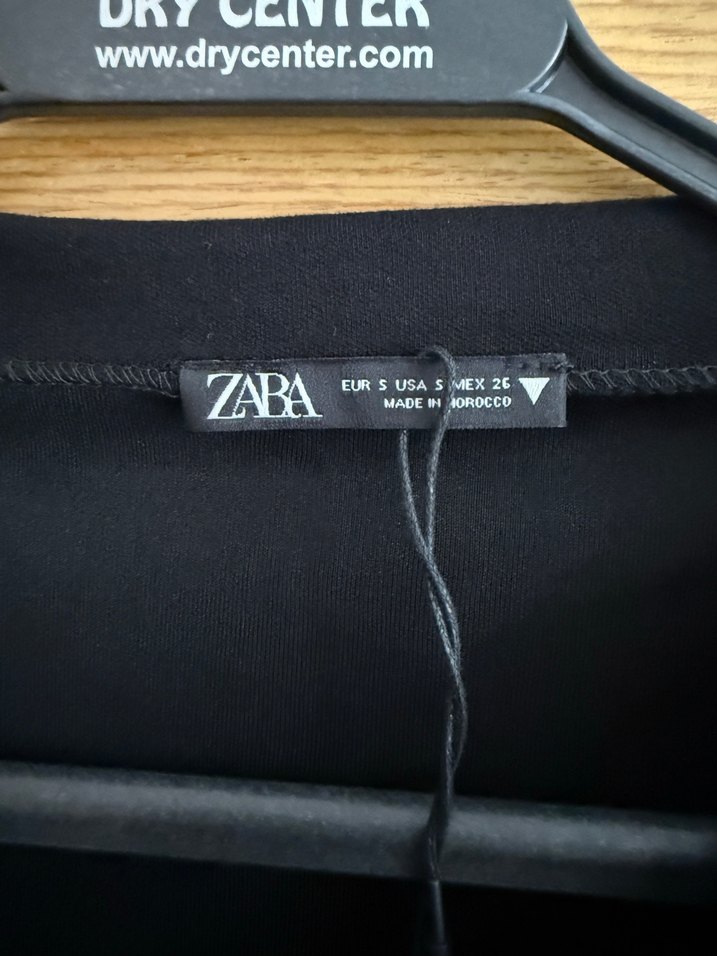 Drapeli Siyah Kolsuz Yüksek Yakalı Bluz - Görsel 3