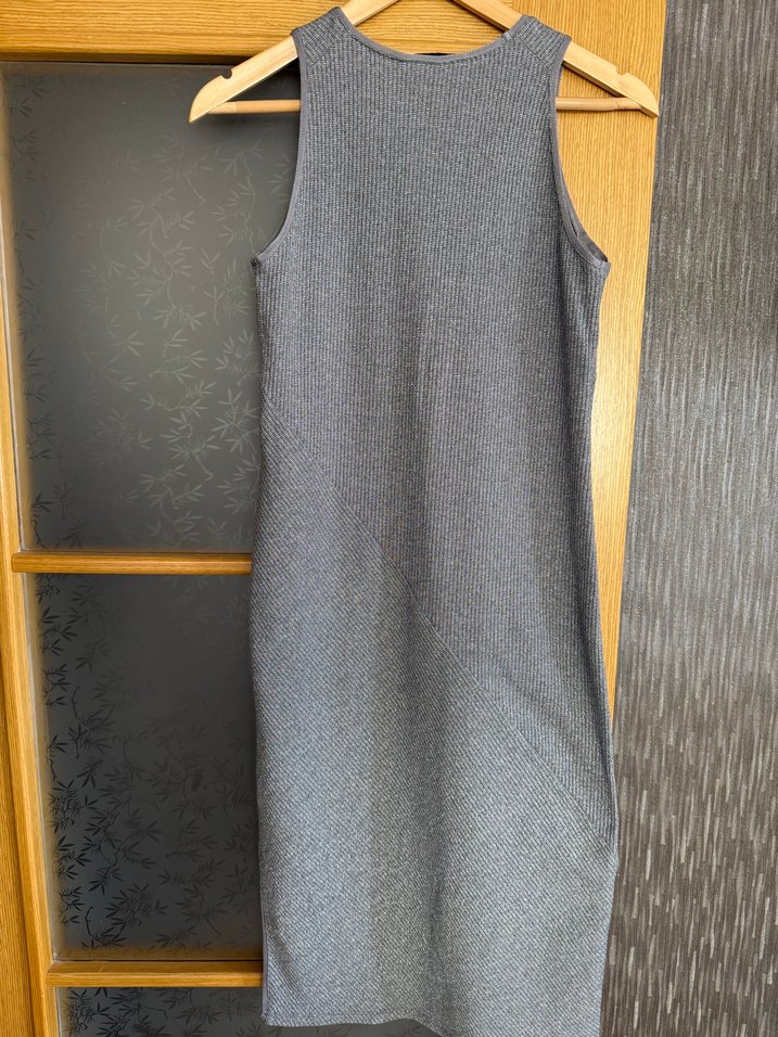 Gri Midi Kolsuz Yüksek Yakalı Elbise - Görsel 2