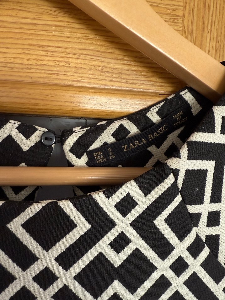 Kadın Siyah Beyaz Geometrik Desenli Midi Tunik - Görsel 2