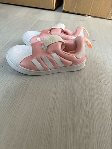24 Beden ten rengi Renk Orijinal Adidas
