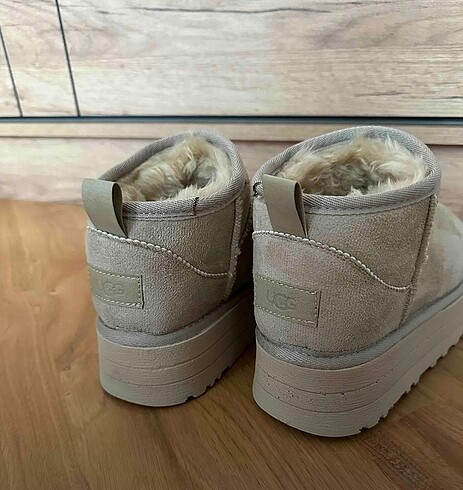 Ugg Ugg bot