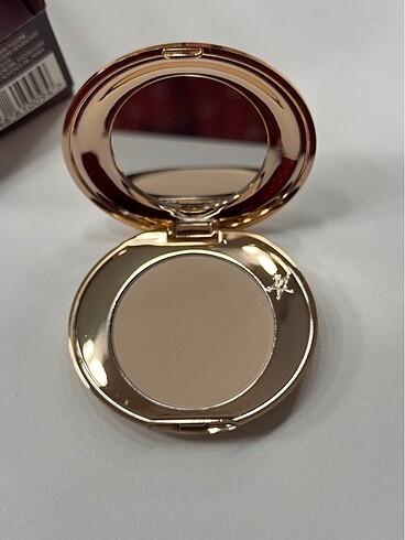  Beden Charlotte tilbury pudra