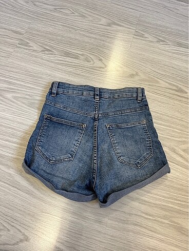 32 Beden H&M yüksel bel jean şort