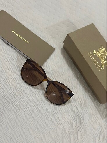 Burberry güneş gözlüğü