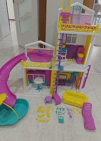 Barbie evi