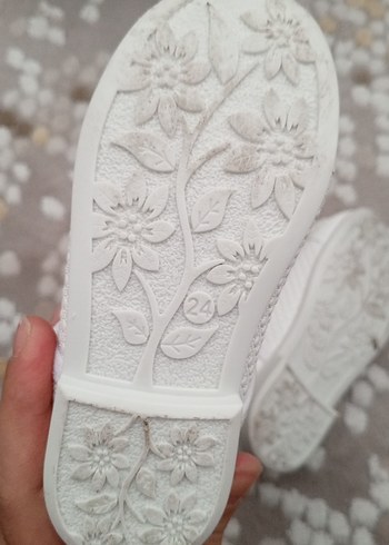 Kız Çocuk Beyaz Tokalı Babet - Görsel 3