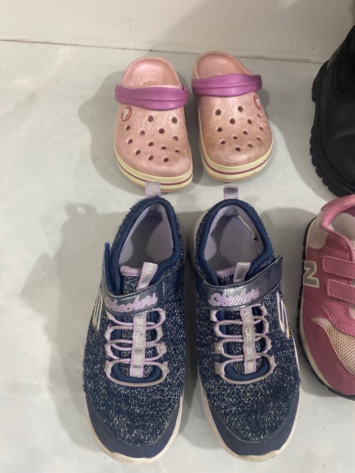 Çeşitli ayakkabılar dolabımda tek tek var - Görsel 4