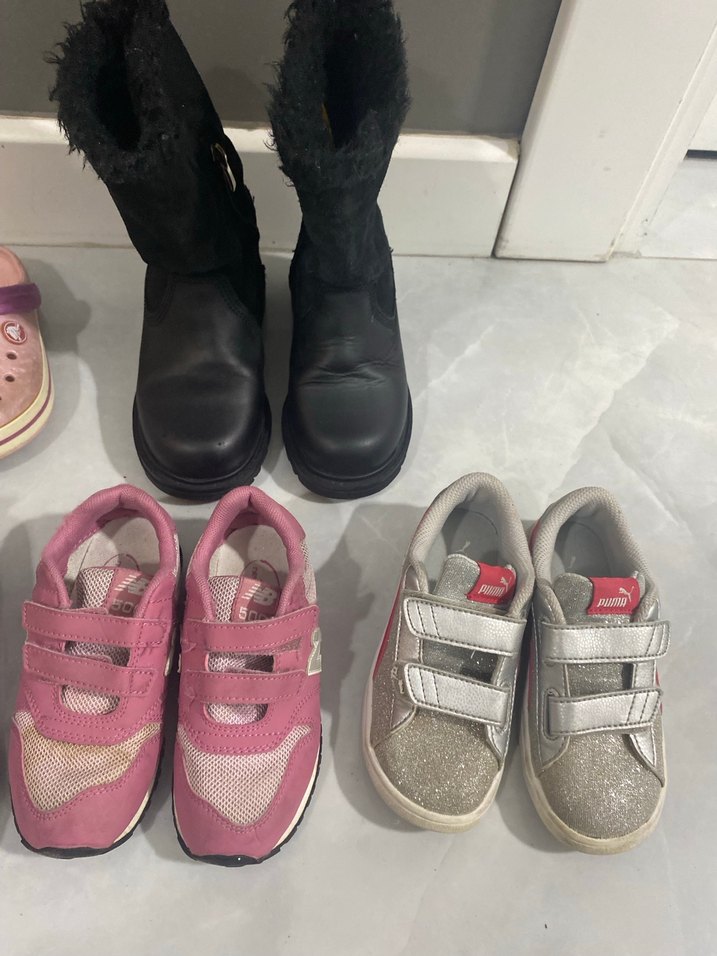 Çeşitli ayakkabılar dolabımda tek tek var - Görsel 2