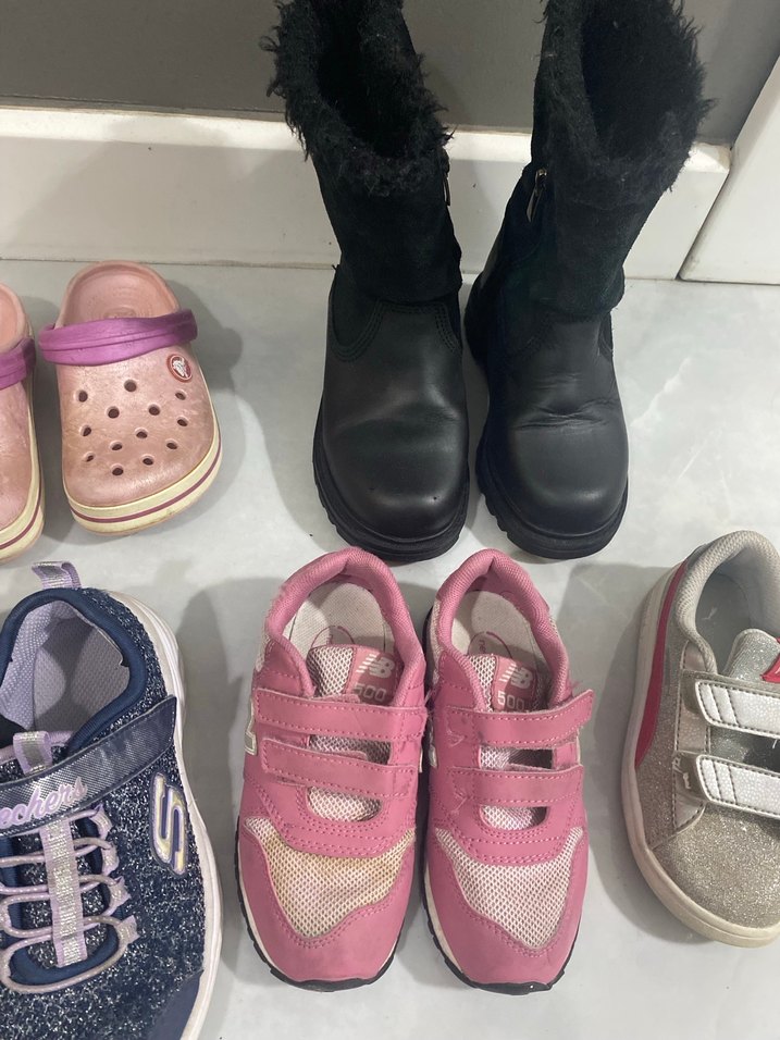 Çeşitli ayakkabılar dolabımda tek tek var - Görsel 3