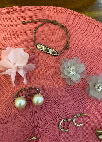 Tek ve bazıları çift makul küpeler değerlendirmeliklertane 50 tl - Görsel 3