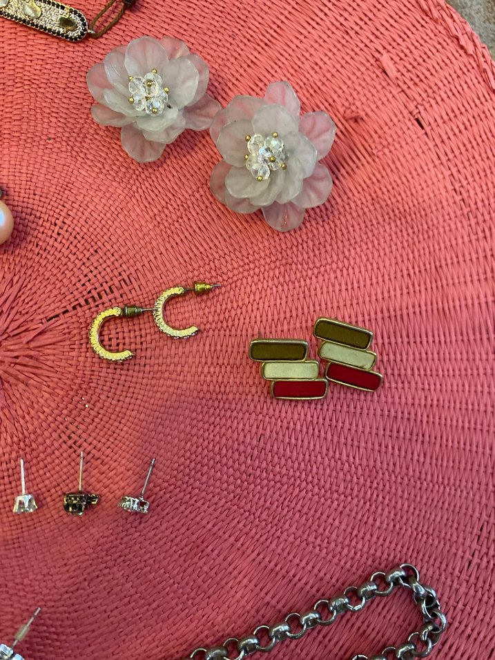 Tek ve bazıları çift makul küpeler değerlendirmeliklertane 50 tl - Görsel 4