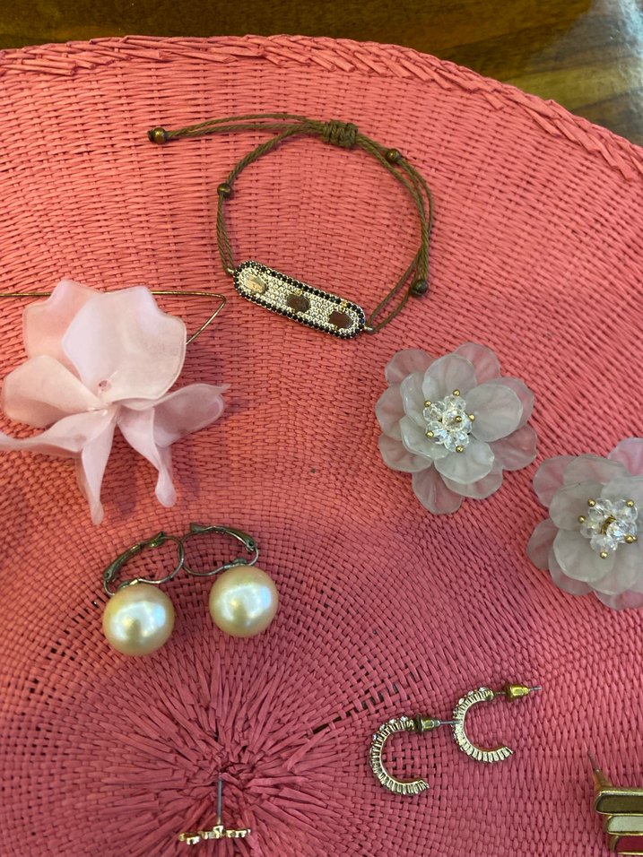 Tek ve bazıları çift makul küpeler değerlendirmeliklertane 50 tl - Görsel 3