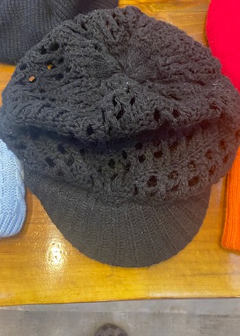 Çeşitli desen ve modellerde şapkalar fiyat sorunuz - Görsel 8