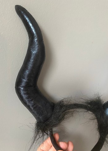 Siyah tüylü Çocuk Boynuzlu Taç - Görsel 4