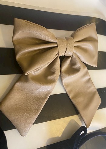 Deri ve kadife  Fiyonk ve  taç tane fiyatıdır - Görsel 2