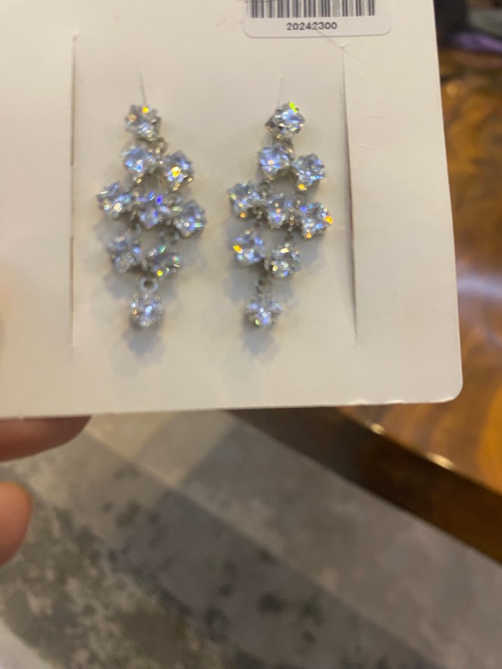 Gümüş renk taşlı  Kadın Küpeleri 3 cm - Görsel 4