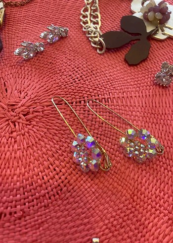 Renkli ve taşlı çeşitli takılar tane 200 tl sorarak alınız - Görsel 4