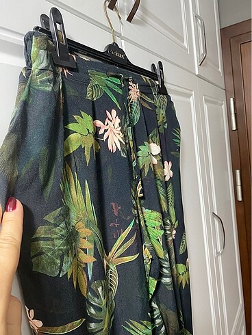 xl Beden çeşitli Renk Bershka çiçekli havuç pantolon xl