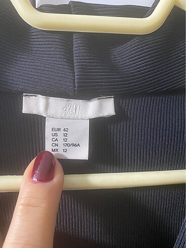 42 Beden siyah Renk H&M siyah esnek body 42