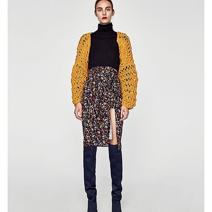 Zara Zara yırtmaçlı şort etek