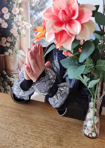 Gri Dantel Detaylı Gotik Kadın kolluk - Görsel 3