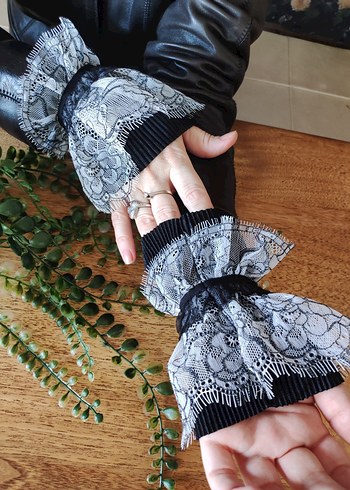 Gri Dantel Detaylı Gotik Kadın kolluk - Görsel 2