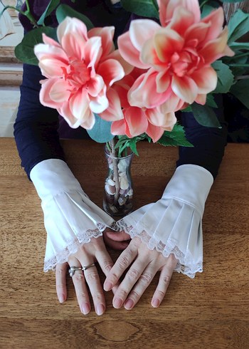 Dantel Detaylı Beyaz Kadın kolluk - Görsel 3