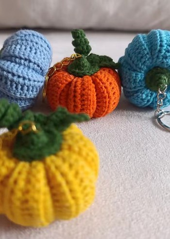 Renkli Örgü Kadın Anahtarlıklar - Görsel 4