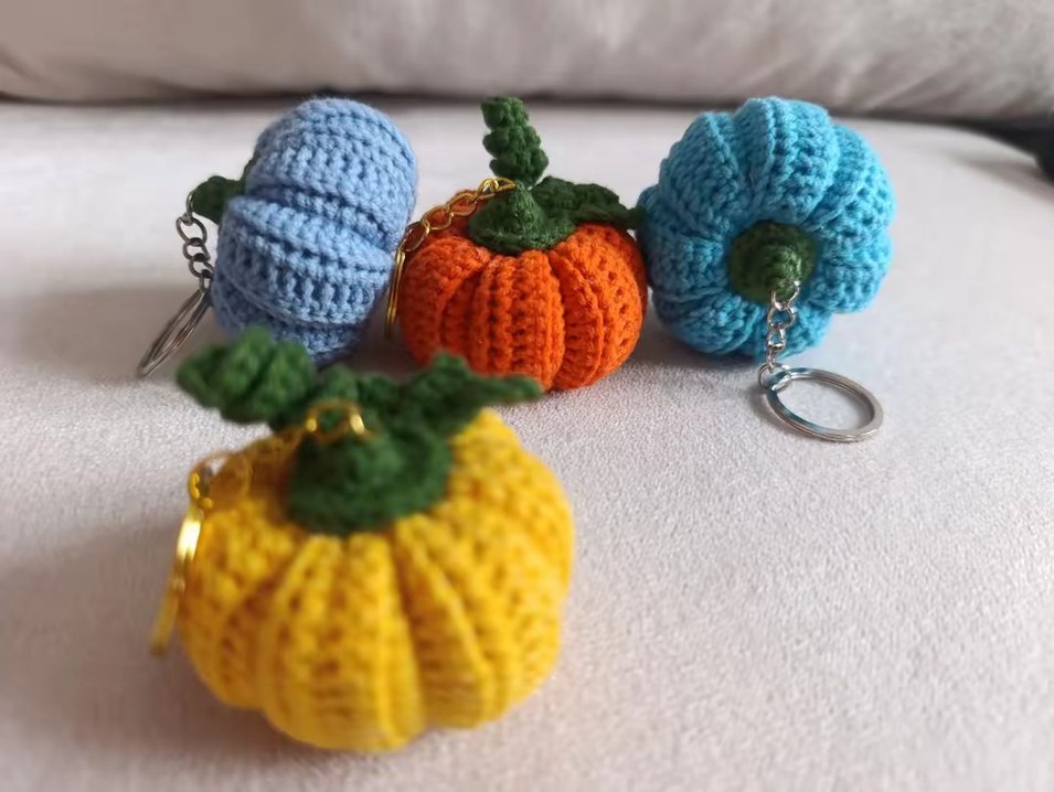 Renkli Örgü Kadın Anahtarlıklar - Görsel 4