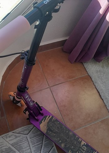 Beden Mor Çocuk Scooterı