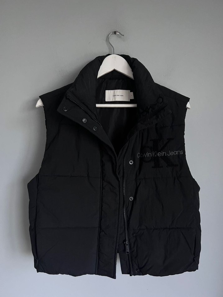Calvin Klein Siyah Kadın Şişme Yelek - Görsel 2