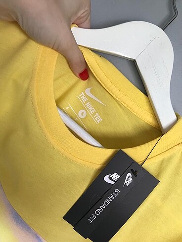 s Beden sarı Renk Nike S Yeni Tişört