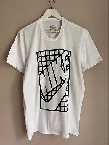 Nike tshirt