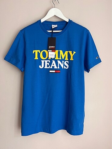 l Beden Tommy hilfiger tshirt