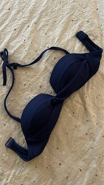 Penti bikini üstü