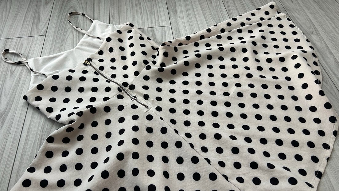 Beyaz Siyah Puantiyeli Kadın Elbise - Görsel 3