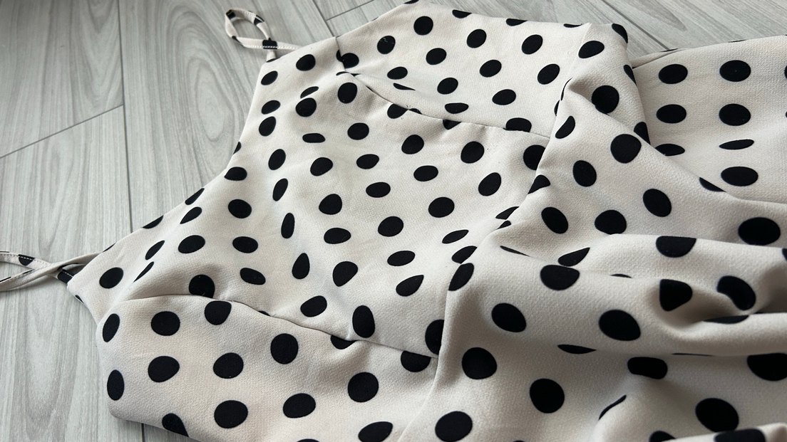 Beyaz Siyah Puantiyeli Kadın Elbise - Görsel 2