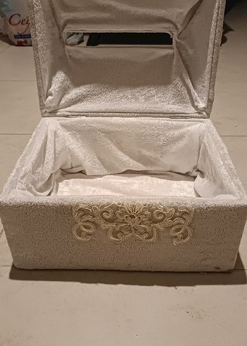 Beyaz Takı Sandığı