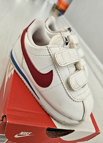 22 Beden Nike Cortez Çocuk Ayakkabisi 22 numara