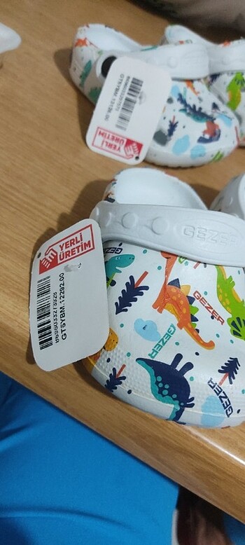 Gezer Crocs 