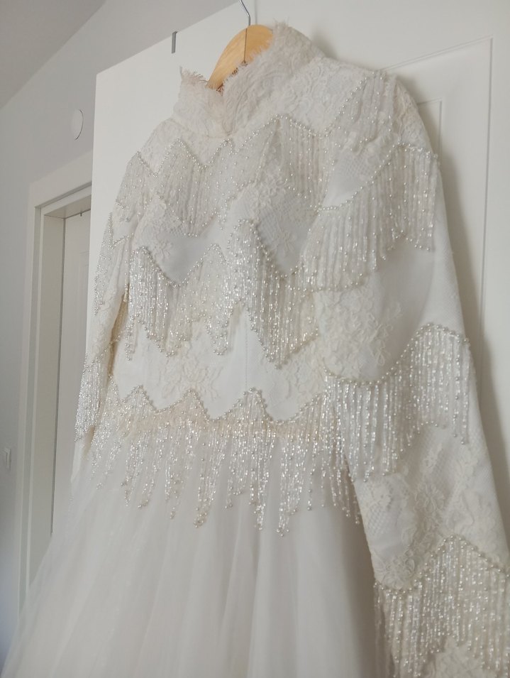 Tesettür Boncuk İşlemeli Beyaz Gelinlik - Görsel 4